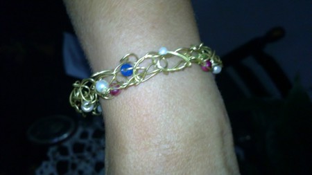 bracciale sottile fatto a mano in ottone